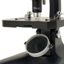 Микроскоп Levenhuk 2S NG: предметный столик с зажимами и плоско-вогнутое зеркало
